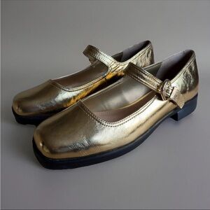Steve Madden Delancy Flat Women Size 8M Gold Leather Mary Jane Square Toe Shoe